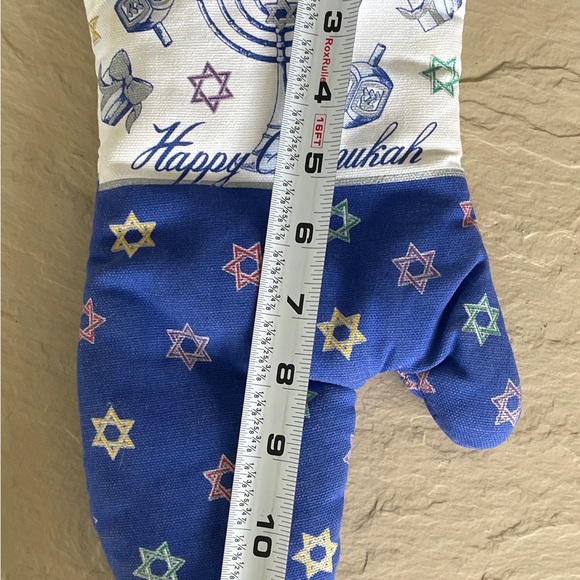 Hannukah Themed Oven Mitt & Pot Holder - Picture 9 of 10